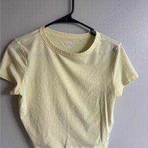Wild Fable Light Yellow Short Sleeve Tee
